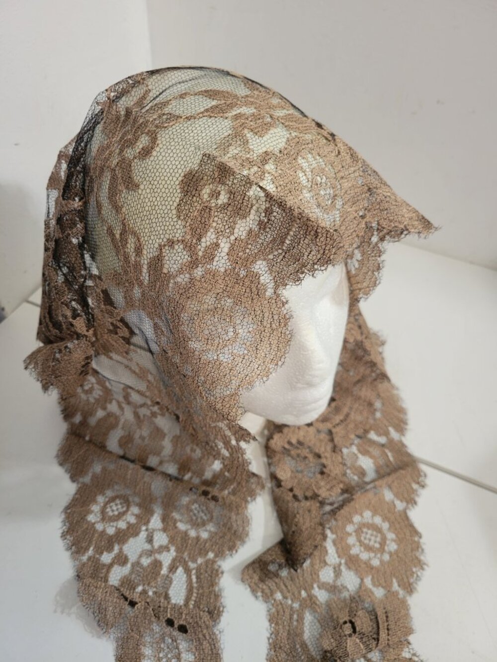 Vintage Head Cover In Lace For Church or ceremonies - Picture 2 of 7